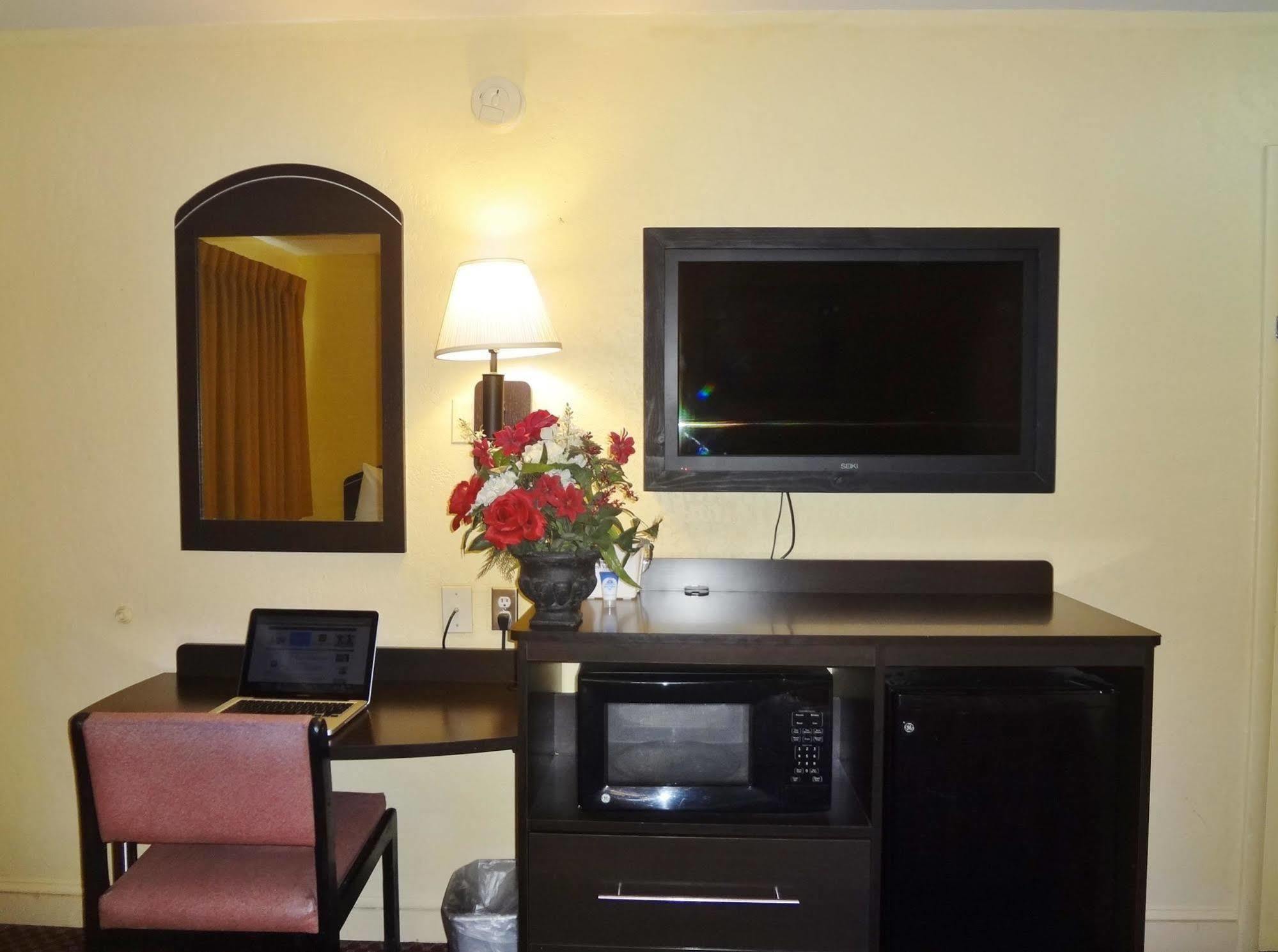 Americas Best Value Inn - Goldsboro Exterior foto